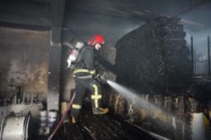 آتش سوزی کارخانه تولیدی مواد پلاستیکی