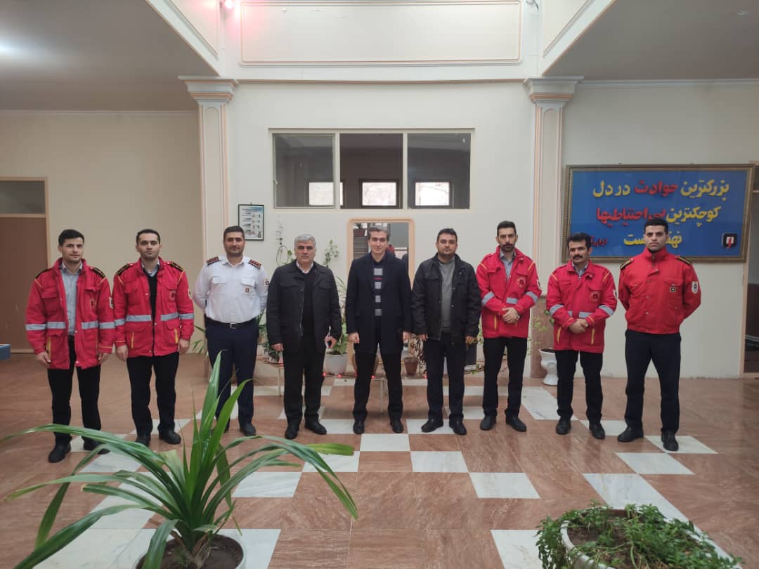 بازدید دکتر سعید صالح نیا مدیر عامل سازمان آتش نشانی تبریز از ایستگاه شماره ۷